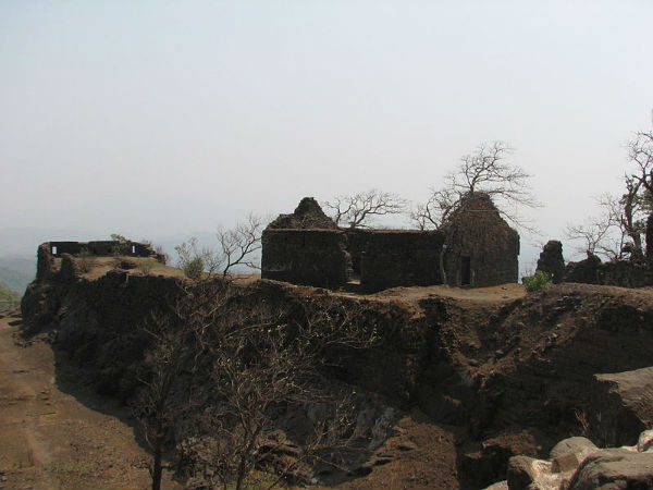 ಇತಿಹಾಸ ಸಾರುತ್ತ