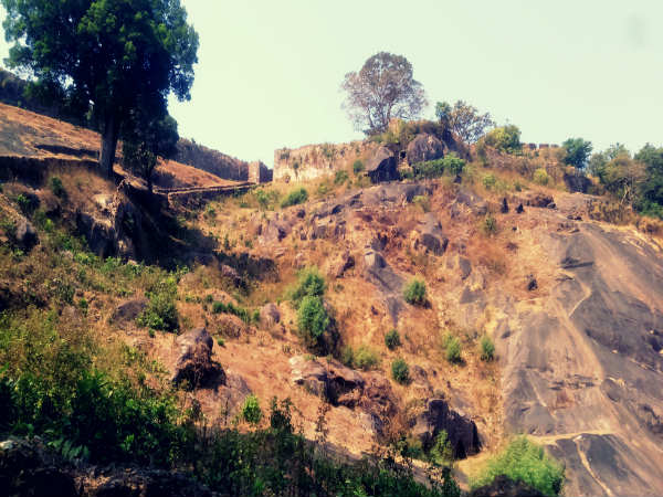 ಕೋಟೆಗೋಡೆಗಳು