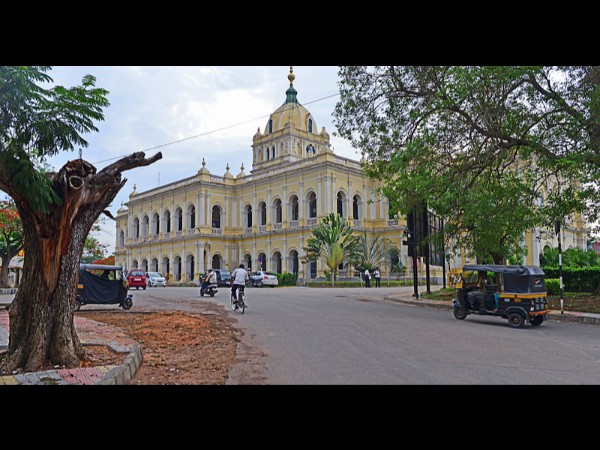 ಆಕರ್ಷಕ