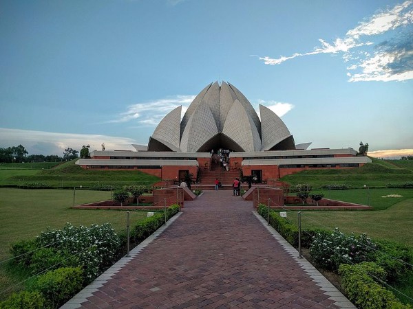ಸಾವಿರಕ್ಕೂ ಅಧಿಕ ಜನರು