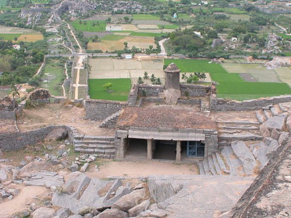 ಸಾಕಷ್ಟಿವೆ