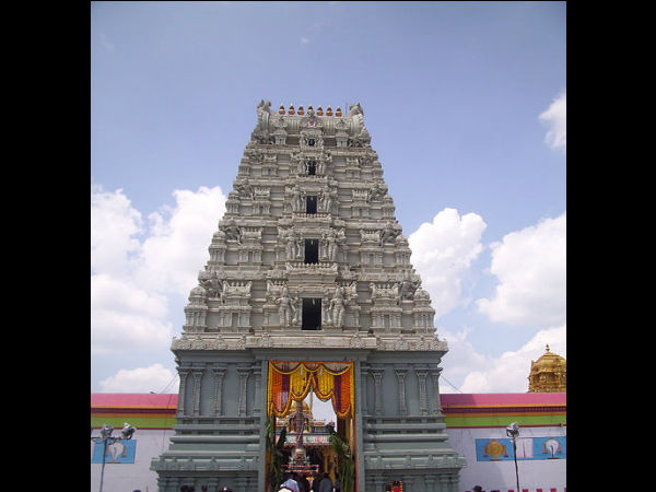 ಪುಣೆ ಬಳಿಯ ಮಿನಿ ತಿರುಪತಿ ಬಾಲಾಜಿ ದೇವಾಲಯ! ಪುಣೆ ಬಳಿಯ ಮಿನಿ ತಿರುಪತಿ ಬಾಲಾಜಿ ದೇವಾಲಯ!