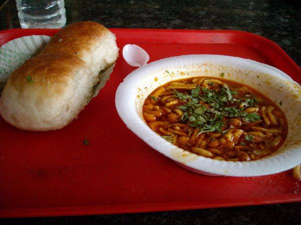 ರುಚಿಕರ ಮಿಸಲ್ ಪಾವ್