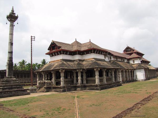 ಜೈನಕಾಶಿ ಮೂಡುಬಿದಿರೆಗೊಂದು ಪ್ರವಾಸ ಜೈನಕಾಶಿ ಮೂಡುಬಿದಿರೆಗೊಂದು ಪ್ರವಾಸ