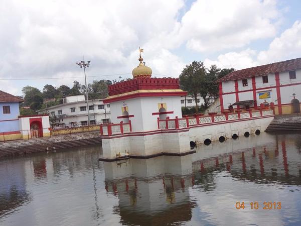 ಮೋಡಿ ಮಾಡುವ ಮಡಿಕೇರಿ ಪಟ್ಟಣ ಮೋಡಿ ಮಾಡುವ ಮಡಿಕೇರಿ ಪಟ್ಟಣ