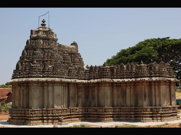 ವಿಘ್ನ ಸಂತೆಯಲ್ಲೊಂದು ವಿಘ್ನ ನಿವಾರಕ ದೇಗುಲ ವಿಘ್ನ ಸಂತೆಯಲ್ಲೊಂದು ವಿಘ್ನ ನಿವಾರಕ ದೇಗುಲ