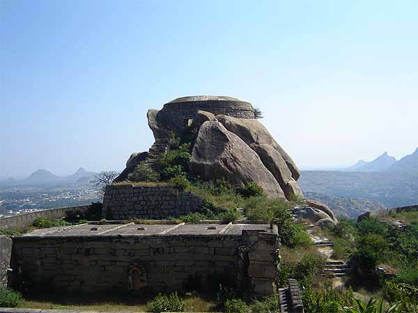 ಹತ್ತಿರದ ಆಕರ್ಷಣೆ