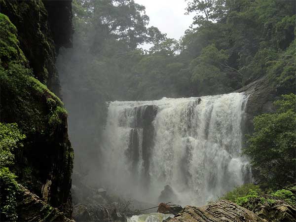 Stunning Sathodi Waterfalls Stunning Sathodi Waterfalls