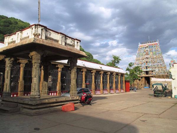 ದಟ್ಟ ಕಾಡಿನ ಬೆಟ್ಟಗಳ ಮಧ್ಯದ ಕಲ್ಲಳಗರಸ್ವಾಮಿ! ದಟ್ಟ ಕಾಡಿನ ಬೆಟ್ಟಗಳ ಮಧ್ಯದ ಕಲ್ಲಳಗರಸ್ವಾಮಿ!