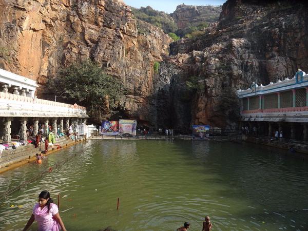 ಮೂರು ಲೋಕದ ಸಕಲ ತೀರ್ಥಗಳು ಸೇರುವ ತೀರ್ಥ! ಮೂರು ಲೋಕದ ಸಕಲ ತೀರ್ಥಗಳು ಸೇರುವ ತೀರ್ಥ!