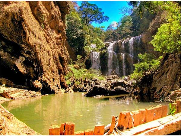Stunning Sathodi Waterfalls Stunning Sathodi Waterfalls