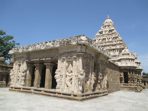 ಇಲ್ಲಿಯ ಪ್ರಮುಖ ದೇವಾಲಯ