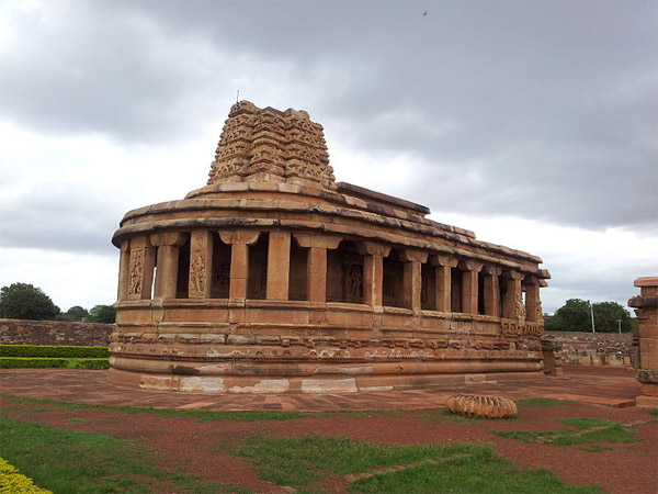ಐಹೊಳೆಯ ದುರ್ಗಾ ದೇವಾಲಯ