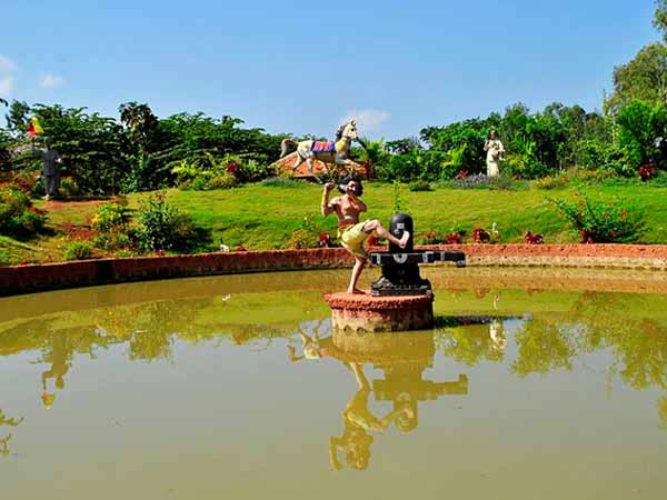 ಕಲ್ಲಲ್ಲಿ ಅರಳಿರುವ ಸುಂದರ ಉದ್ಯಾನಗಳು ಕಲ್ಲಲ್ಲಿ ಅರಳಿರುವ ಸುಂದರ ಉದ್ಯಾನಗಳು