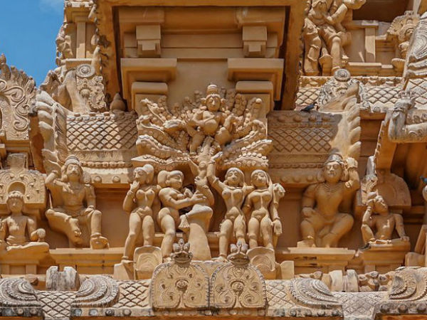 ವಿಮಾನ ಮಾರ್ಗದ ಮೂಲಕ: