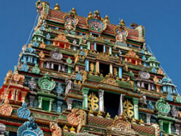 7ಕೋಟೆಯ ಒಳಭಾಗದಲ್ಲಿರುವ ದೇವಾಲಯಗಳು