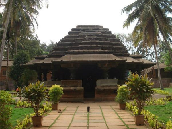 8.ಜೈನ ದೇವಾಲಯ