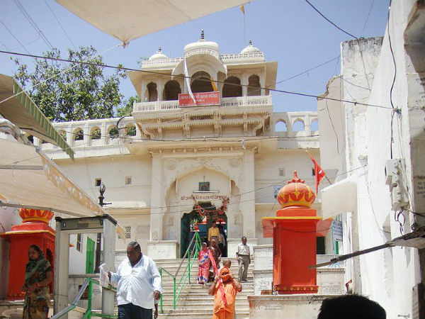 ಶಾಪಗ್ರಸ್ತ ದೇವಾಲಯ