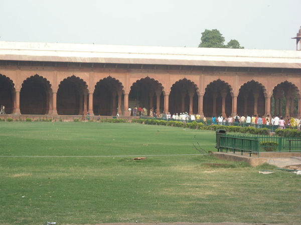 ನಿರ್ಮಿಸಿದವರು