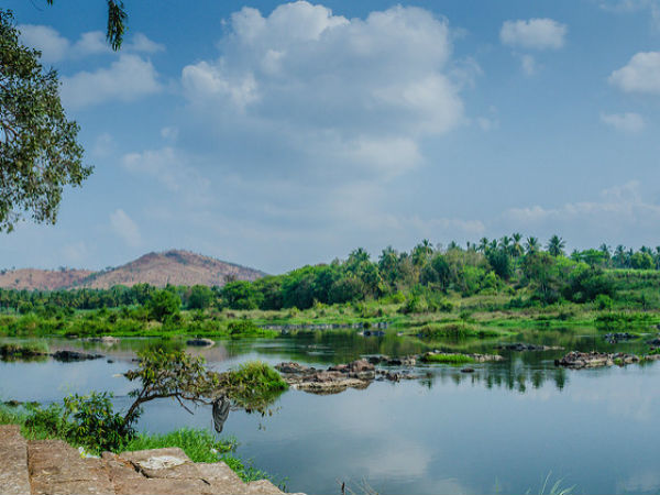 ರಾಮನಗರ ಮತ್ತು ಮದ್ದೂರುಗಳಲ್ಲಿ ಅಲ್ಪಾವಧಿಯ ನಿಲುಗಡೆಗಳು