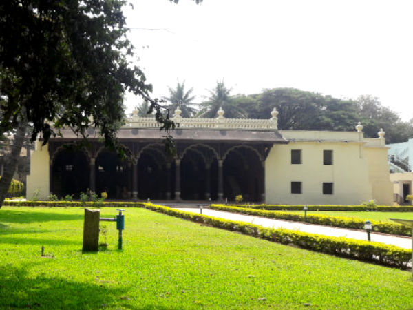 ಟಿಪ್ಪುವಿನ ಬೇಸಿಗೆ ಅರಮನೆ ಟಿಪ್ಪುವಿನ ಬೇಸಿಗೆ ಅರಮನೆ