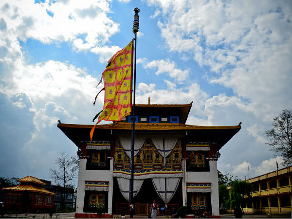 2. ಪೆಮಾಯಾ೦ಗ್ಟ್ಸೆ ಸನ್ಯಾಸಾಶ್ರಮ (Pemayangtse Monastery)