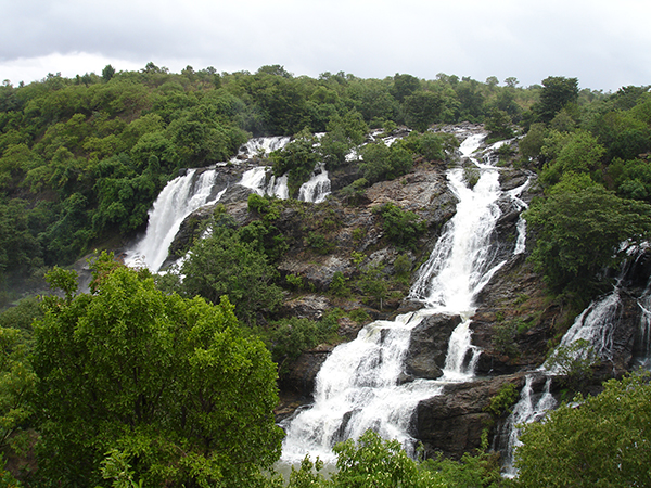 ಗಗನಚುಕ್ಕಿ ಮತ್ತು ಭರಚುಕ್ಕಿ ಜಲಪಾತಗಳು