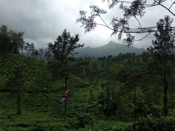 ಝಿಪ್ ಲೈನ್ ನ ರೋಮಾ೦ಚನ