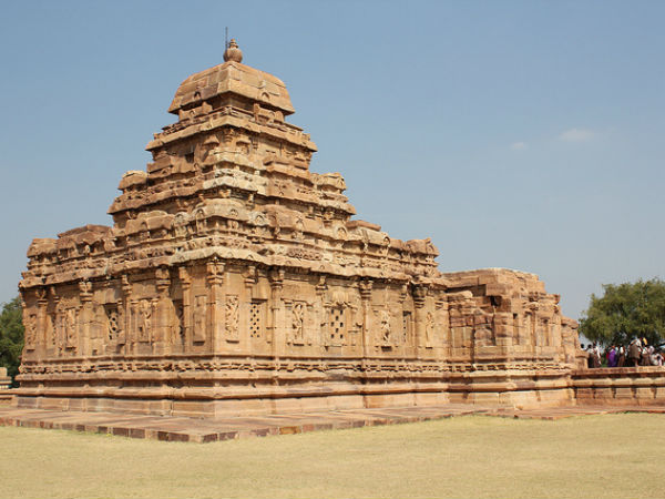 ವೀರುಪಾಕ್ಷ ದೇವಾಲಯ, ಪಟ್ಟದ ಕಲ್ಲು, ಕರ್ನಾಟಕ