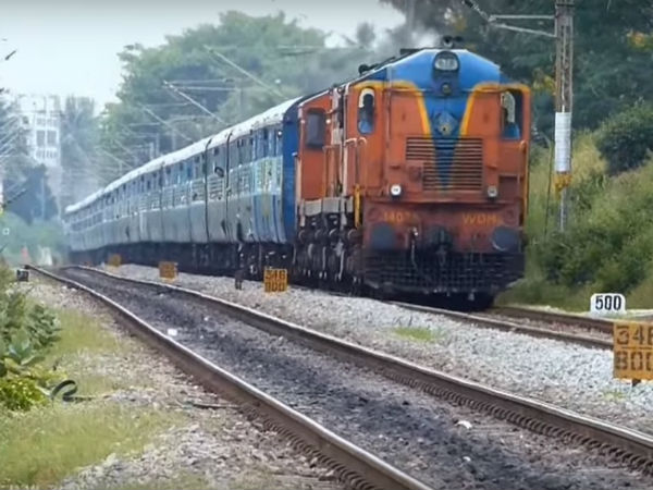 ರೈಲು ಮಾರ್ಗದ ಮೂಲಕ