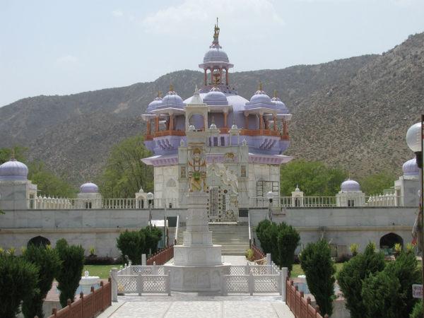 ಜೈನ್ ನಾಸಿಯಾ