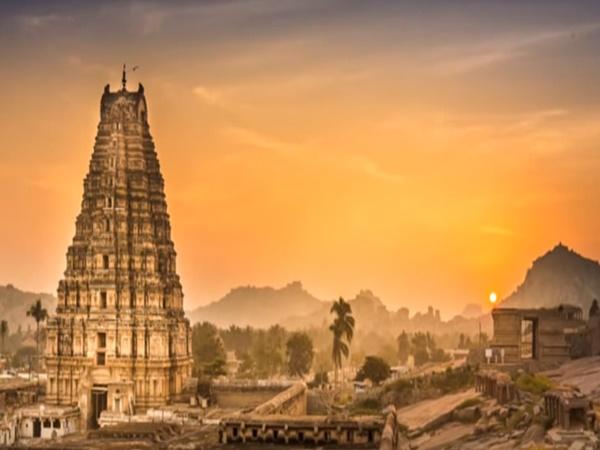 ಪ್ರಪಂಚದಲ್ಲಿಯೇ ಏಕ ಶಿಲೆಯ ಮೇಲೆ ನಿರ್ಮಾಣ ಮಾಡಿರುವ ಅತ್ಯಂತ ದೊಡ್ಡ ದೇವಾಲಯ :ಕೈಲಾಸ ದೇವಾಲಯ