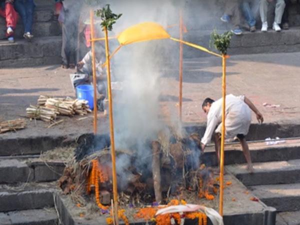 ಬಹಿರಂಗ ಅಂತ್ಯಕ್ರಿಯೆ