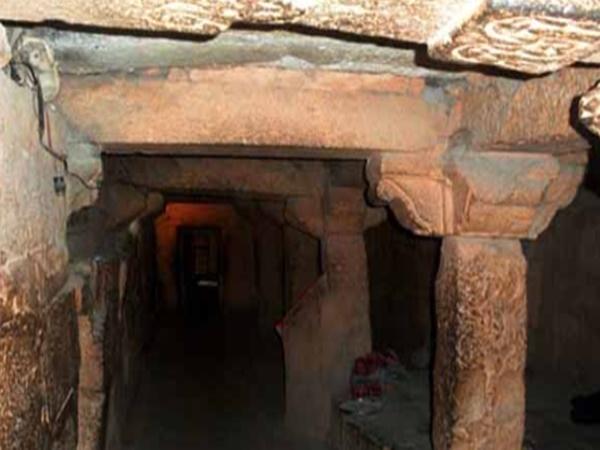 ಭತೃಹರಿ ಗುಹೆಗಳು, ಉಜ್ಜಯಿನಿ