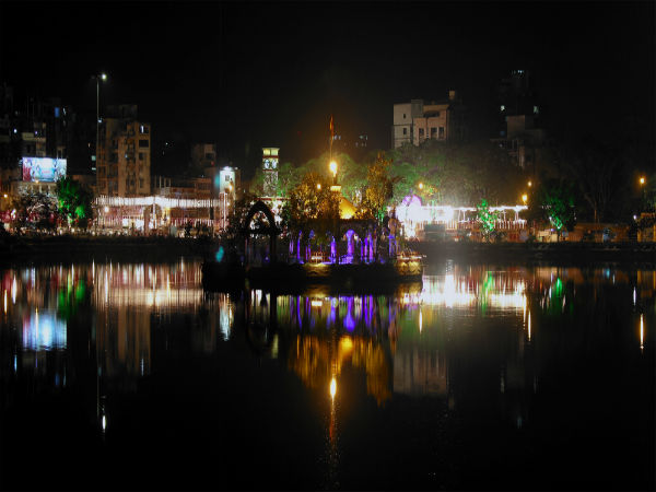 ಥಾಣೆಯಲ್ಲೊ೦ದು ಅಲ್ಪಾವಧಿಯ ಪ್ರಯಾಣ ನಿಲುಗಡೆ