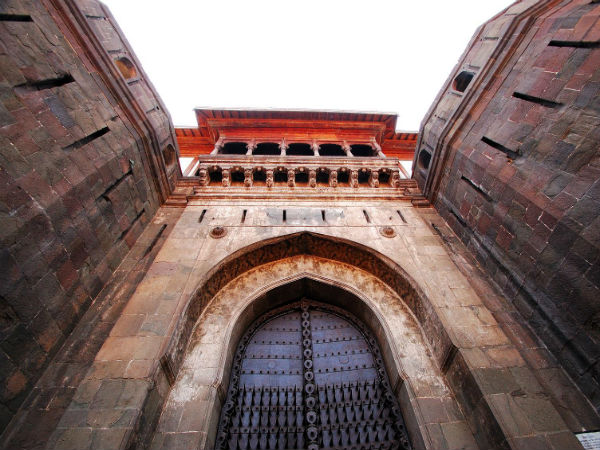 ಪೂನಾದಲ್ಲೊ೦ದು ಅಲ್ಪಕಾಲೀನ ನಿಲುಗಡೆ