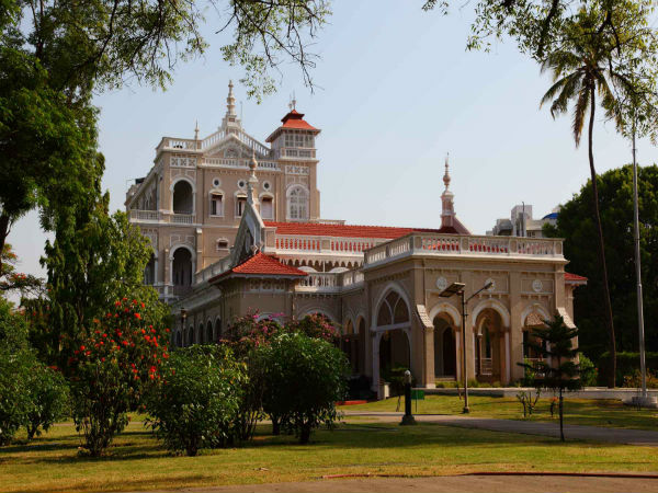 ಪೂನಾದಲ್ಲೊ೦ದು ಅಲ್ಪಕಾಲೀನ ನಿಲುಗಡೆ