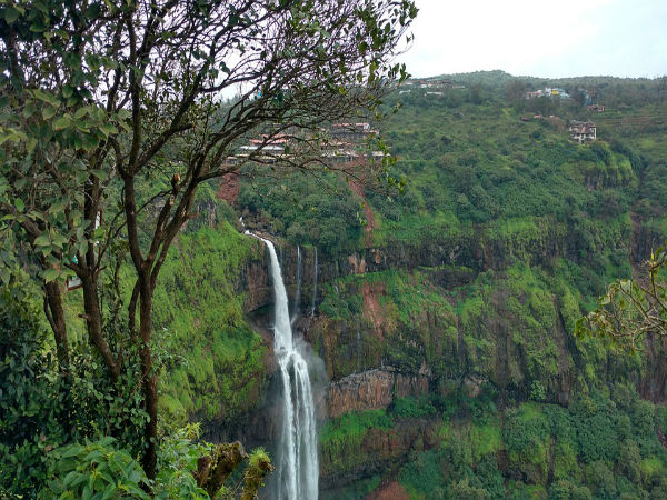 ಕಾಟೆ ಮತ್ತು ಪಾರ್ಸಿ ಯಲ್ಲಿನ ವೀಕ್ಷಕತಾಣಗಳು