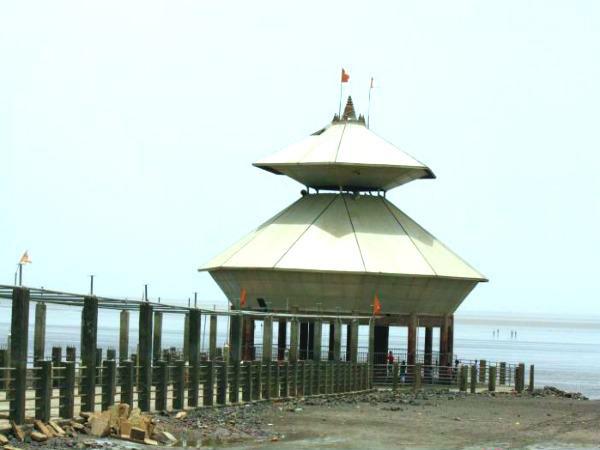 ವಡೋದರಾ ಸಮೀಪದಲ್ಲಿನ ಕಣ್ಮರೆಯಾಗುತ್ತಿರುವ ದೇವಾಲಯ
