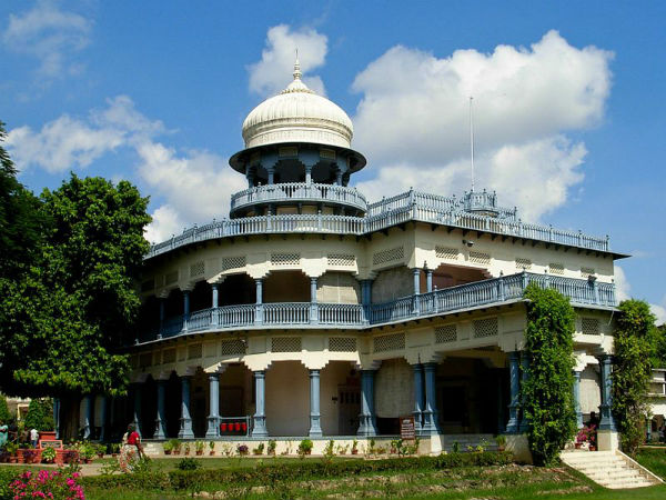 Five of the most prominent sites in Allahabad Five of the most prominent sites in Allahabad