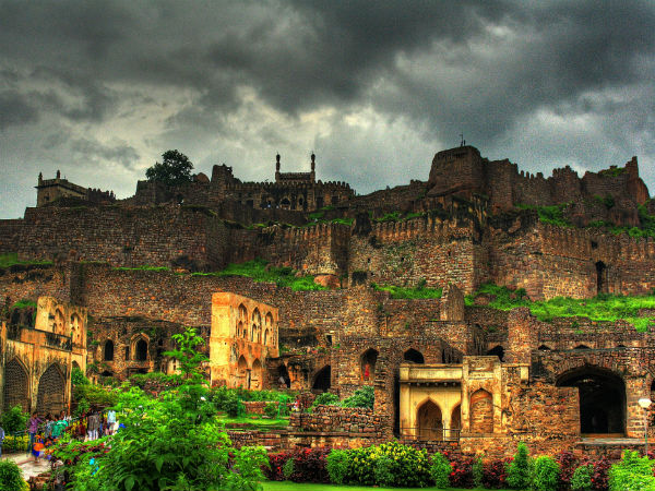 1. ಗೋಲ್ಕೊ೦ಡ ಕೋಟೆಯನ್ನೊಮ್ಮೆ ಸ೦ದರ್ಶಿಸಿರಿ