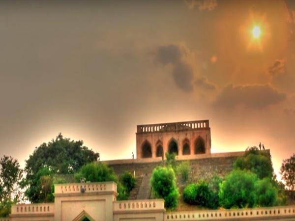 ಗೋಲ್ಕೊಂಡ ಕೋಟೆಯ ತಾರಾಮತಿ ಪ್ರೇಮಕಥೆ