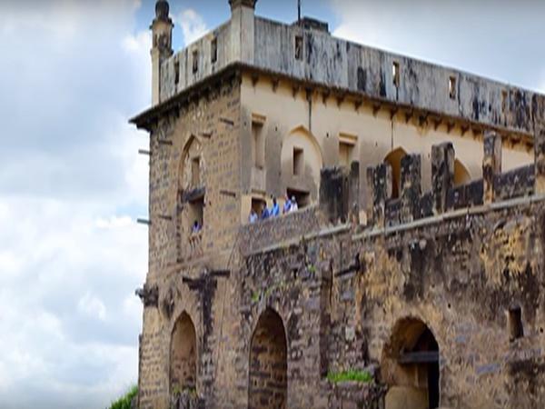 ಗೋಲ್ಕೊಂಡ ಕೋಟೆಯ ತಾರಾಮತಿ ಪ್ರೇಮಕಥೆ