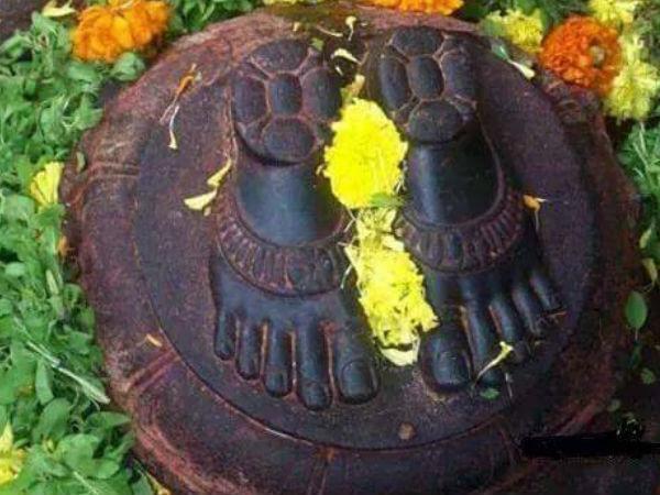 ರಾಮನ ಪಾದ ಮುದ್ರೆ