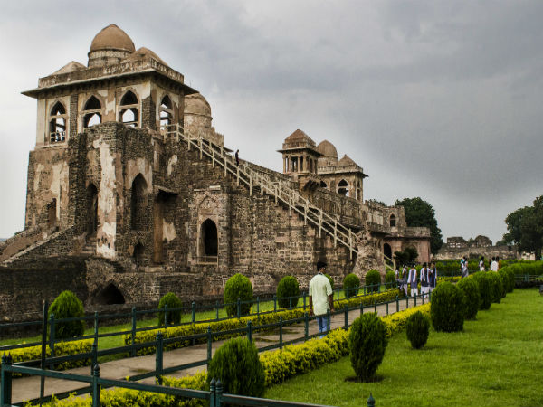 5. ಜಹಾಜ್ ಮಹಲ್
