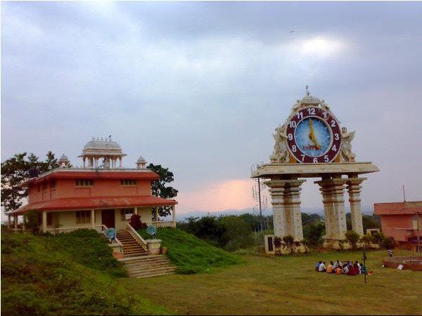 ಓಂಕಾರ್ ಹಿಲ್ಸ್