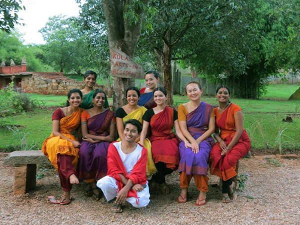 ನೃತ್ಯ ಗ್ರಾಮ