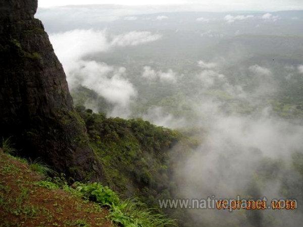 ಡ್ಯೂಕ್ನೊಸ್, ಲೋನವಾಲ
