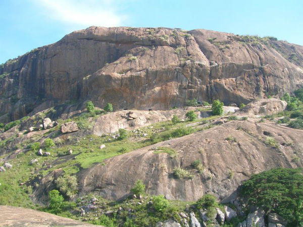 2. ರಾಮದೇವರ ಬೆಟ್ಟಗಳಲ್ಲೊ೦ದು ಚಾರಣ