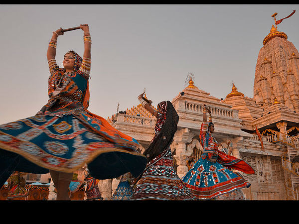 ಇಲ್ಲಿನ ತಾಯಿಯನ್ನು ಆರಾಧಿಸಬೇಕಾದರೆ ಕಣ್ಣು ಮುಚ್ಚಿಕೊಂಡೇ ಪೂಜಿಸಬೇಕು